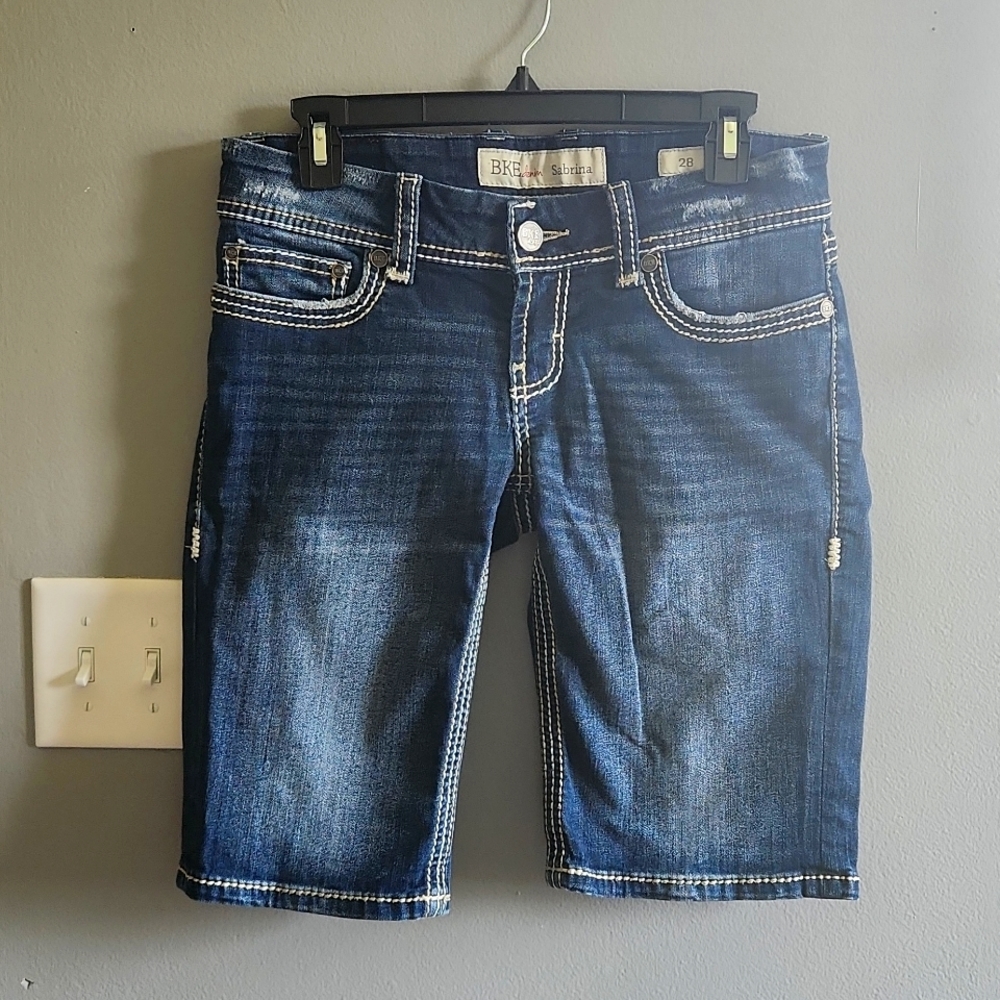 BKE Sabrina size 28 denim Bermuda shorts